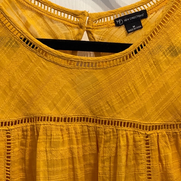 New Directions ND Flutter sleeve Gold Yellow Blouse with bohemian vibe. MEDIUM - Picture 5 of 7